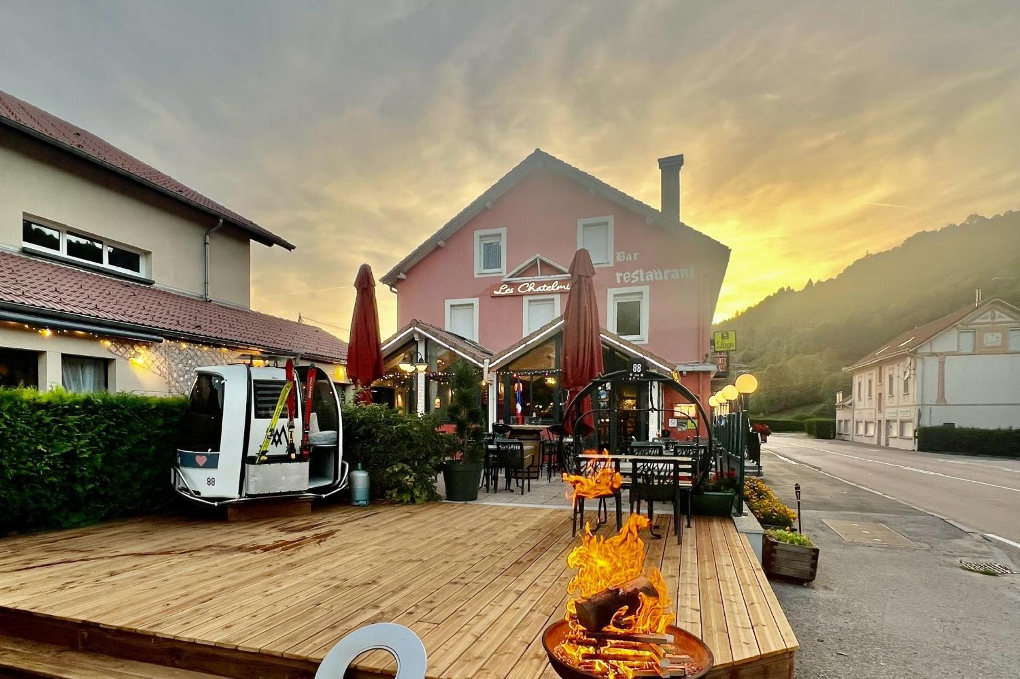 Logis Hotel, Chalets Et Restaurant Les Chatelmines Ла-Бресс Екстер'єр фото
