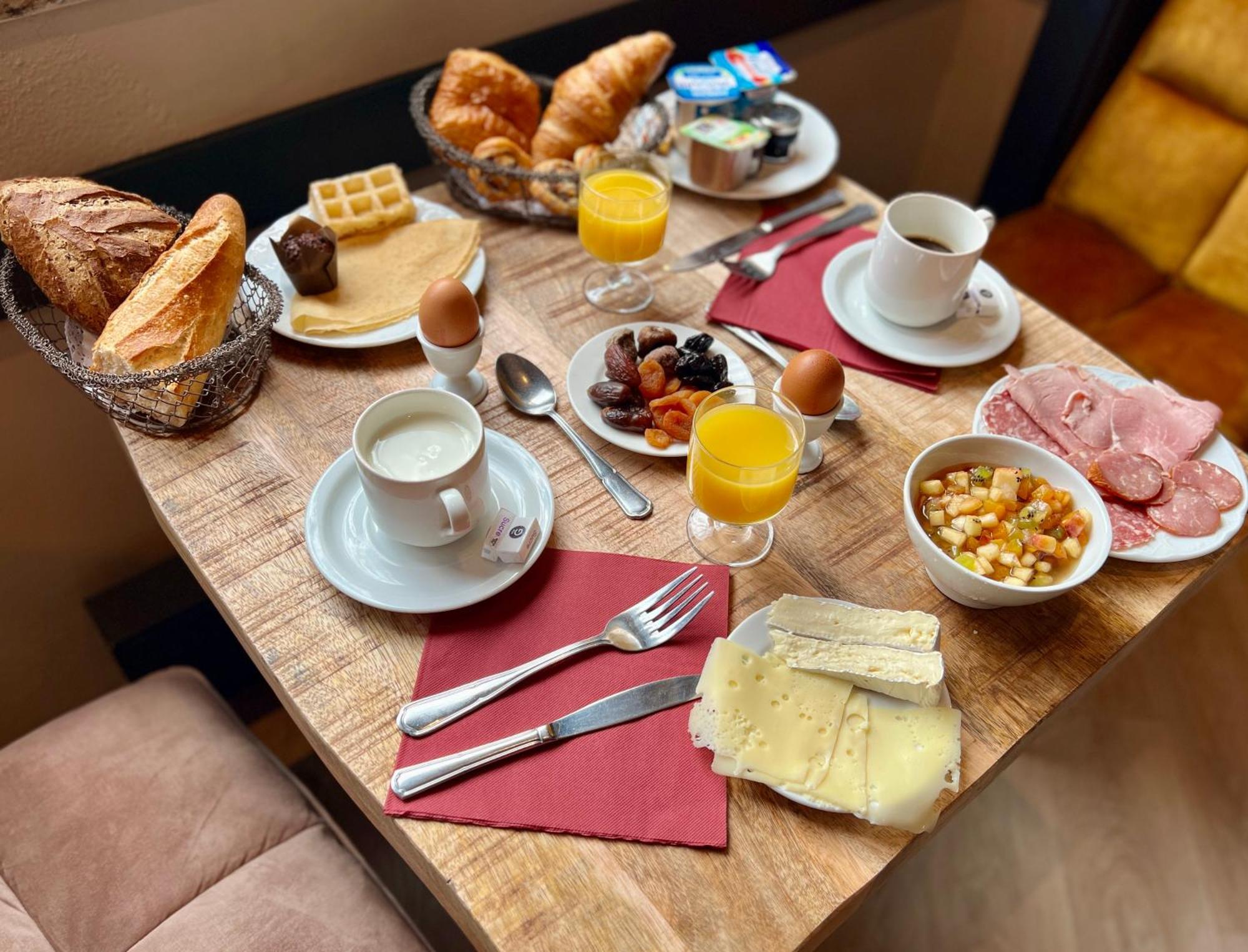 Logis Hotel, Chalets Et Restaurant Les Chatelmines Ла-Бресс Екстер'єр фото