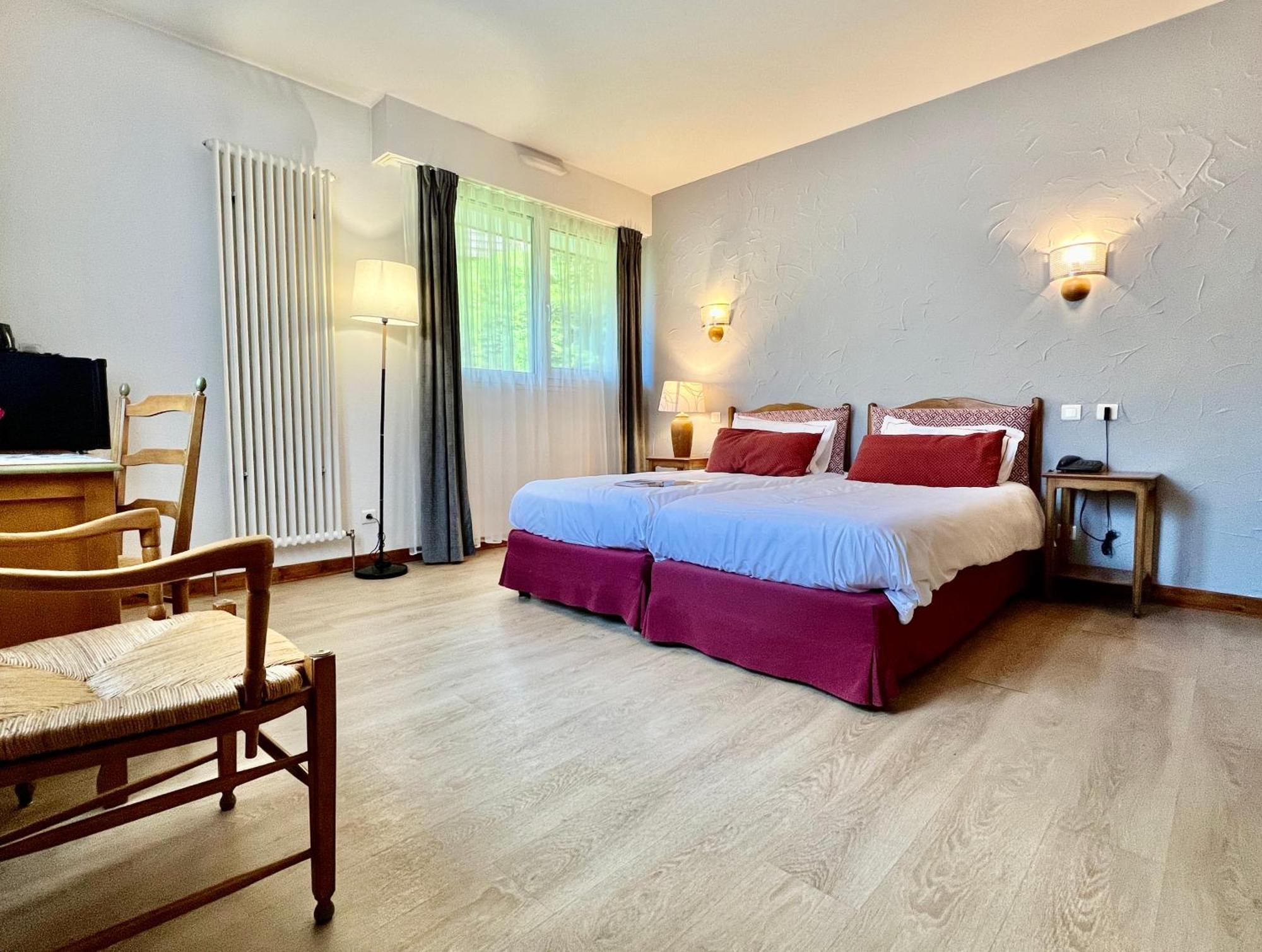 Logis Hotel, Chalets Et Restaurant Les Chatelmines Ла-Бресс Екстер'єр фото
