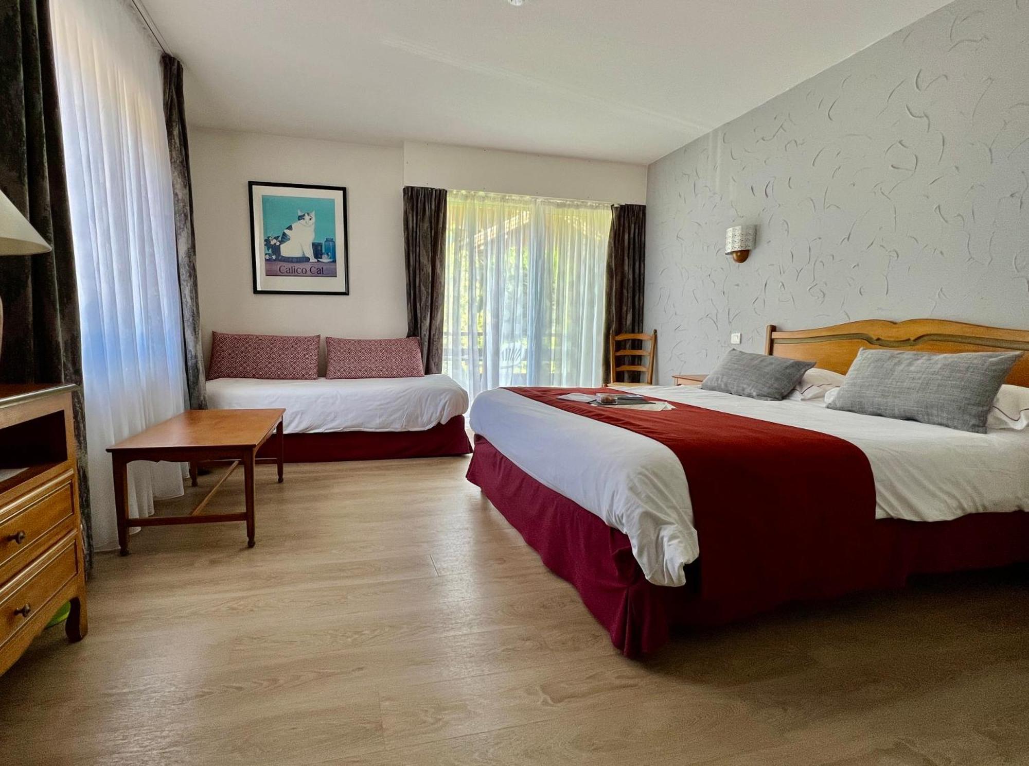 Logis Hotel, Chalets Et Restaurant Les Chatelmines Ла-Бресс Екстер'єр фото