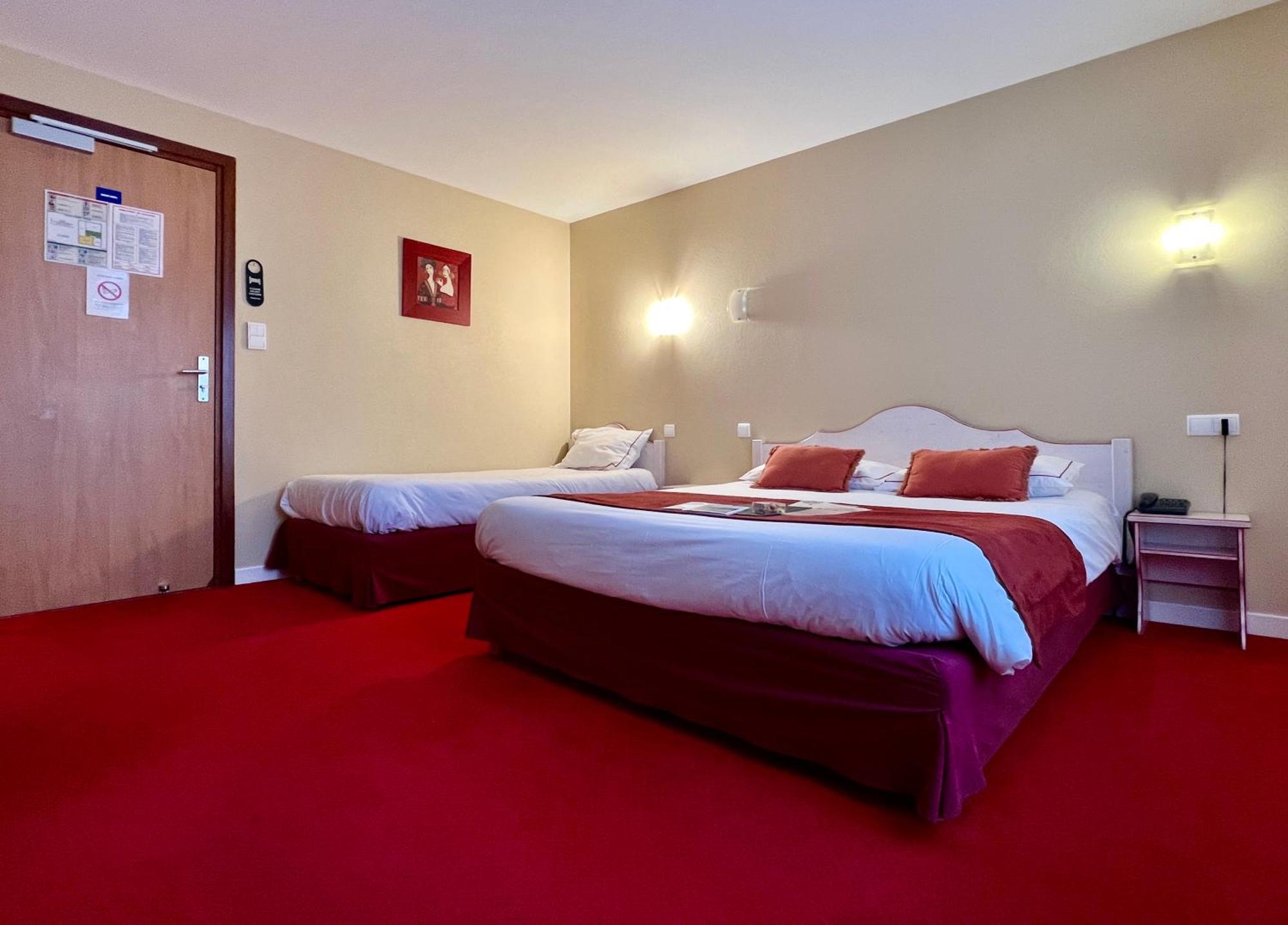 Logis Hotel, Chalets Et Restaurant Les Chatelmines Ла-Бресс Екстер'єр фото