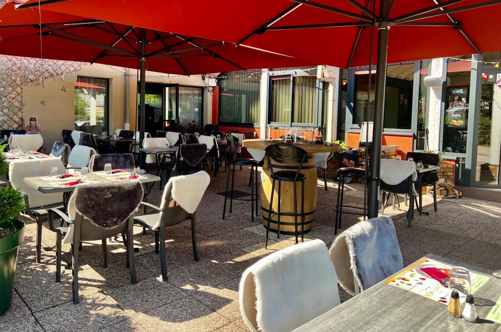 Logis Hotel, Chalets Et Restaurant Les Chatelmines Ла-Бресс Екстер'єр фото