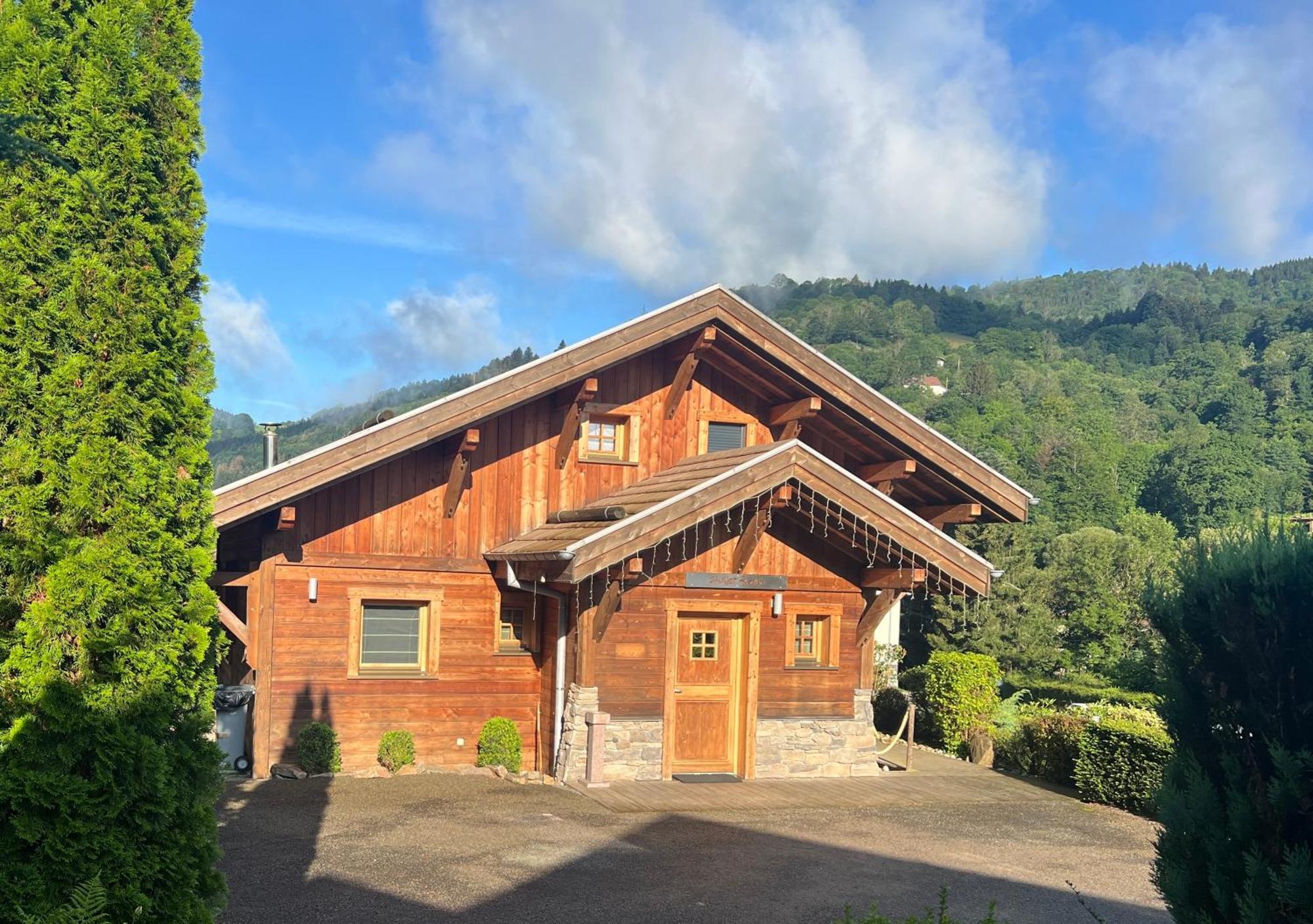 Logis Hotel, Chalets Et Restaurant Les Chatelmines Ла-Бресс Екстер'єр фото